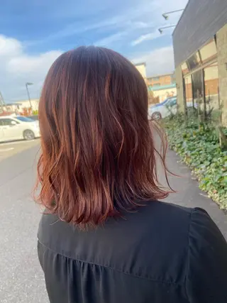 ミディアム 小林 亜紀のヘアスタイル