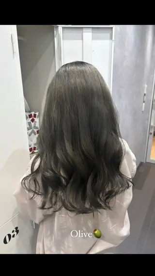 ミディアム カラー CS made by SHACHU 栄所属・山田 瑛司のヘアスタイル