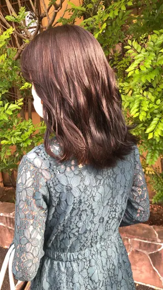 ミディアム 川元 汐音のヘアスタイル