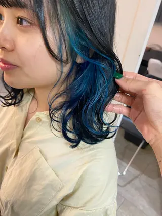 ミディアム カラー 梅田ハイトーン チダ ヒナノのヘアスタイル