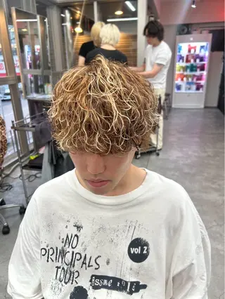 パーマ メンズ メンズ特化✨️ 韓国風パーマ🔥一八のヘアスタイル