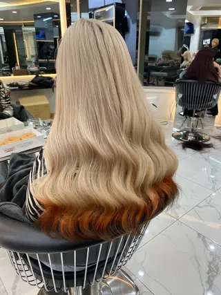 セミロング カラー ZYNX所属・MAHIRO/複雑 履歴/ハイトーンのヘアスタイル