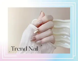 ミディアム トレンド ネイル スタジオのネイルデザイン