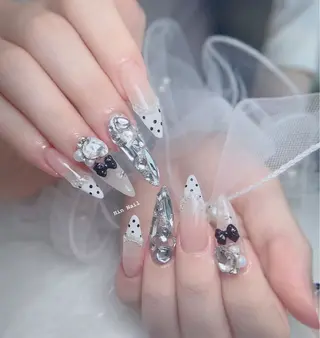 ネイル HIN NAILのネイルデザイン