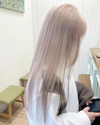 セミロング ケアブリーチ 坪井佑樹のヘアスタイル