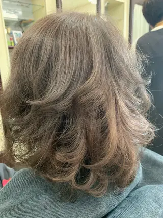 ミディアム カラー 竹内 秀美のヘアスタイル