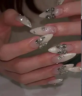 ネイル T. Leeのネイルデザイン