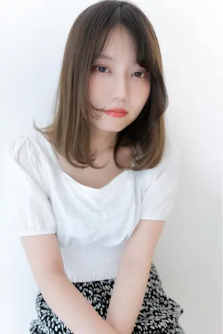 ミディアム 大沼 佑英のヘアスタイル