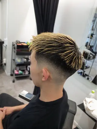 ショート カラー メンズ INTRO SHIBUYA by Fi-Ne所属・💈メンズフェード 特化DAIYA💈のヘアスタイル