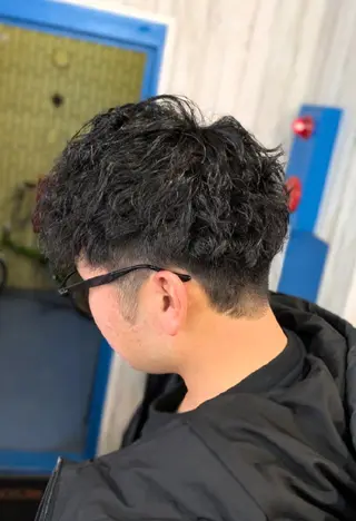 パーマ メンズ ミディアムレイヤー/ メンズパーマえのもとのヘアスタイル