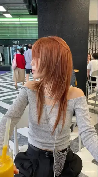 セミロング Noa/ハッシュ カット💖ハイトーンのヘアスタイル