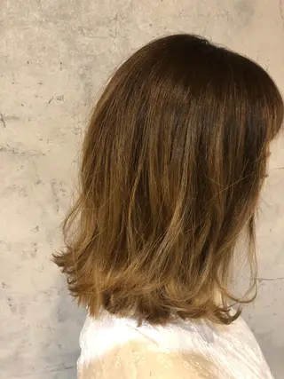 ミディアム カラー 髪質改善&ブリーチ 伊勢 祐一郎のヘアスタイル