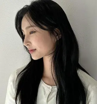 ロング カラー 縮毛矯正×韓国ヘア 🇰🇷小笠原のヘアスタイル
