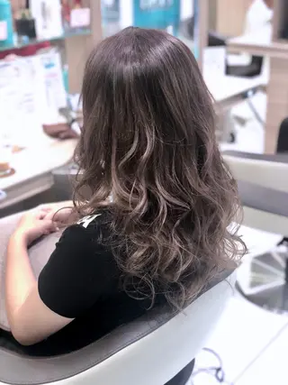 ロング カラー 小島 仁美のヘアスタイル