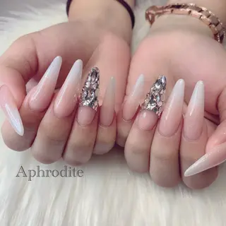 ネイル Aphrodite パラジェル認定サロンのネイルデザイン