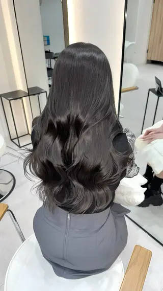 ロング 輝士‎🤍レイヤー/ 艶髪/透明感/顔周りのヘアスタイル