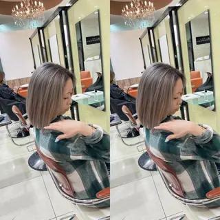 ショート Y Uのヘアスタイル