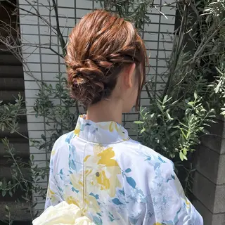 セミロング ヘアアレンジ ボブ／ストレート／ ベージュカラーのヘアスタイル