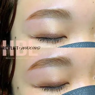 アイブロウ AKIKOᵕ̈*/ 耳ツボ/パーマ/美眉のマツエク・マツパデザイン