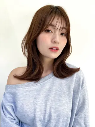 セミロング 鈴木 菜々映のヘアスタイル