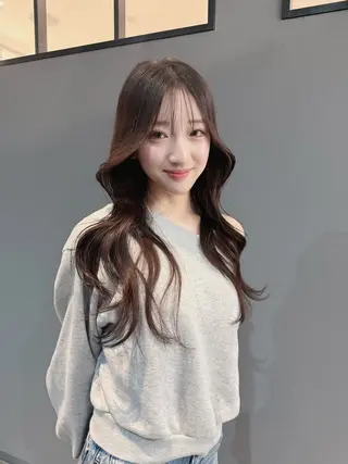 ロング カラー しがき れいのヘアスタイル