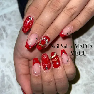 ネイル MADIA藤沢所属・MADIA MEGUのネイルデザイン