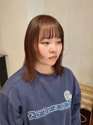 ミディアム カラー 塩澤 榛奈のヘアスタイル