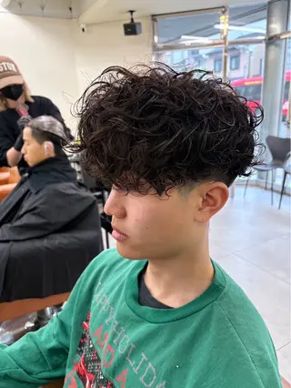 ショート カラー パーマ メンズ メンズ/パーマ/ 短髪/京都駅/井上光のヘアスタイル