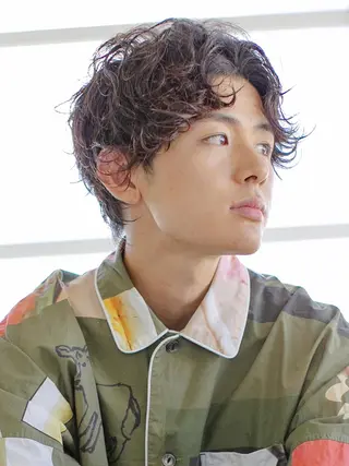 ショート メンズ 黒川 真実のヘアスタイル