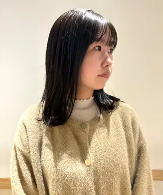 ミディアム カラー やまもと さえのヘアスタイル