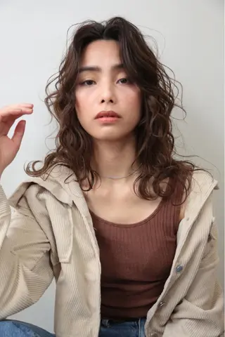 セミロング カラー パーマ ナガミネアリサ/ 学芸大学/海外ヘアのヘアスタイル