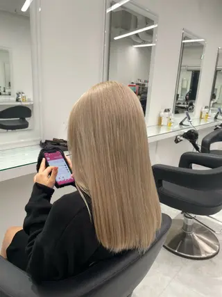 ロング カラー ヘアアレンジ ハイトーン艶カラー 🤍ゆうひのヘアスタイル