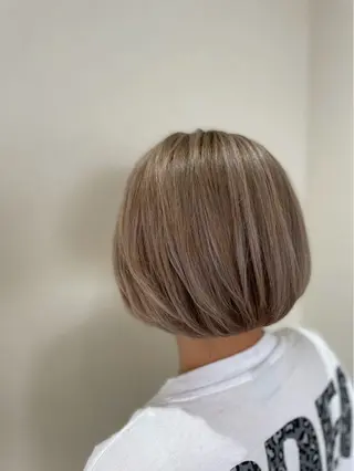 ショート Re room.所属・Re room. 女性スタイリストのヘアスタイル