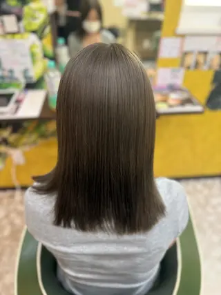 ミディアム 琉月枝松店所属・麓 玲菜のヘアスタイル