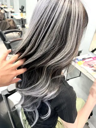 ロング カラー 🐬rara 🐬のヘアスタイル