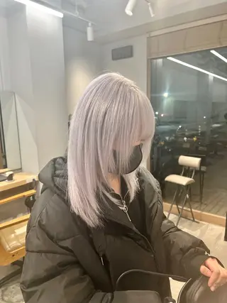 ミディアム カラー SALOWIN柏Suite所属・レイヤー/ウルフ/ イヤリング/岡本智樹のヘアスタイル