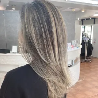ロング ✨原宿ハイトーン ブリーチ職人菊池のヘアスタイル