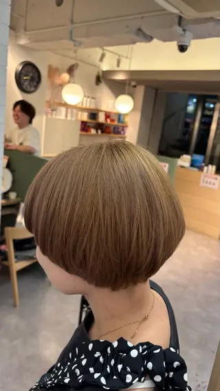 カラー 岩本 遥加のヘアスタイル