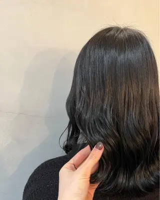 ミディアム カラー アドラーブル 松崎店所属・仲村 夏希のヘアスタイル