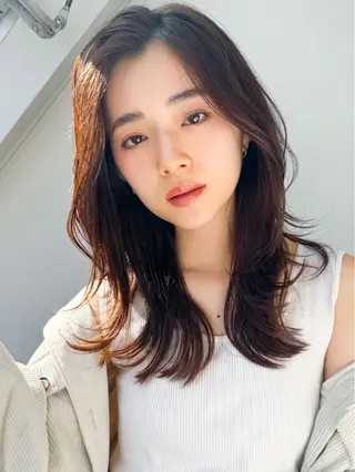 セミロング カラー 高村 茉耶のヘアスタイル