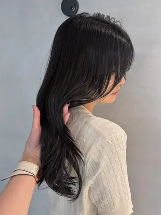 ロング カラー SIX所属・KAREN _sixのヘアスタイル