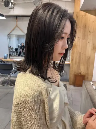 セミロング カラー ナチュラルなヘア /ヨシダトモキのヘアスタイル