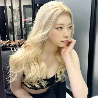 ロング カラー シールエクステ特化 ハイトーン、NANAのヘアスタイル