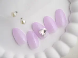 ネイル WHITE NAIL 宝塚所属・中田 未優のネイルデザイン