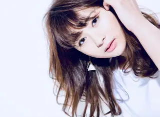 セミロング Matie所属・🌈似合わせカラー 🌈もりななこ🧡のヘアスタイル