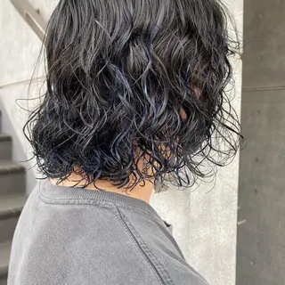 ミディアム カラー パーマ Yahiko ハイトーンのヘアスタイル