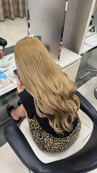 ロング カラー HAREru.Smart  Salon所属・透明感カラー/ ハイトーン/さくらのヘアスタイル