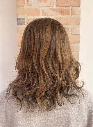 ロング カラー 古川 琴美のヘアスタイル