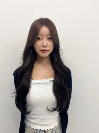 ロング カラー スワイプするのちょっ と待った艶髪/透明感のヘアスタイル