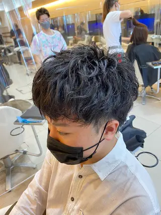 ショート パーマ メンズ 塩谷黎✨ブリーチ無W カラーメンズパーマ✨のヘアスタイル